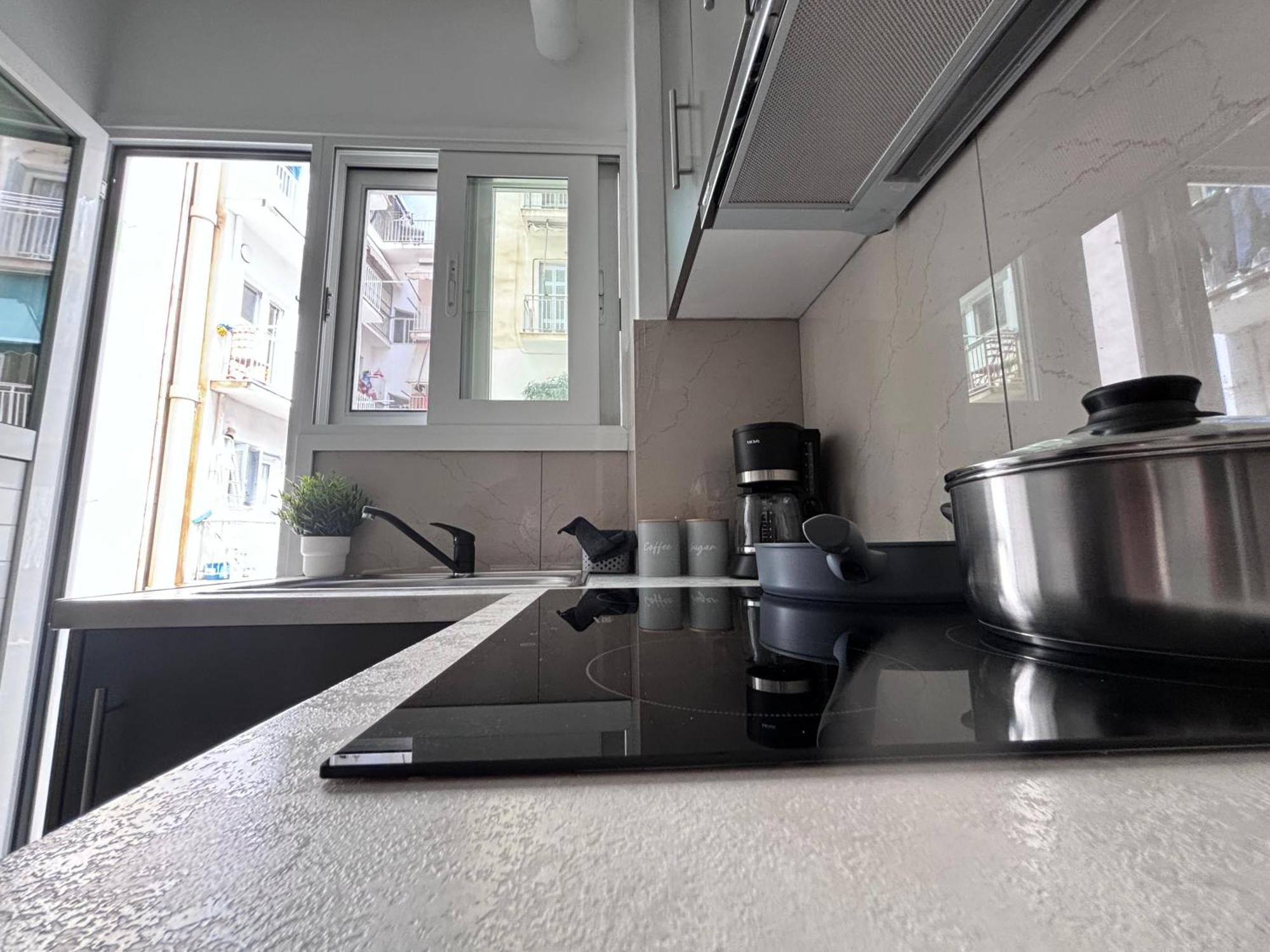 Cozy Apartment In The Heart Of Atene Esterno foto