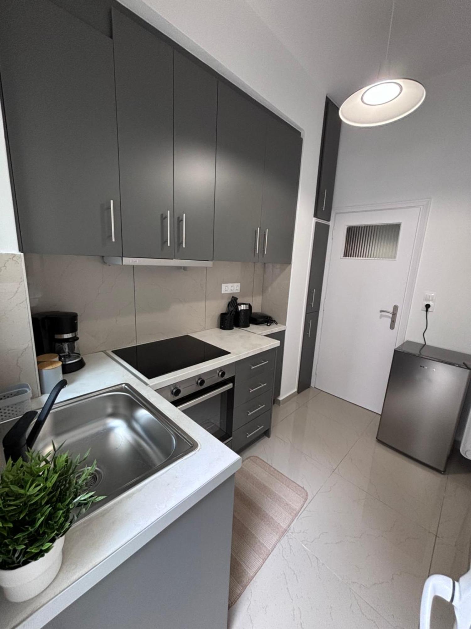 Cozy Apartment In The Heart Of Atene Esterno foto